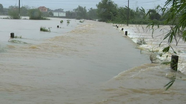 Miền Trung thiệt hại nặng trong mưa lũ
